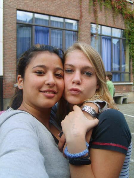 ma couzine farah et sa copine aussi